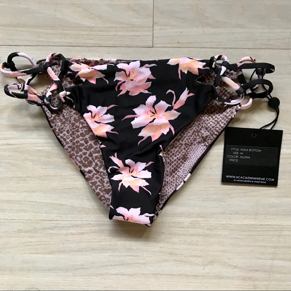 Acacia swimwear Nusa bottom sz M - Aloha print NWT